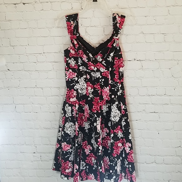 White House Black Market Dresses & Skirts - WHBM fit and flare dress